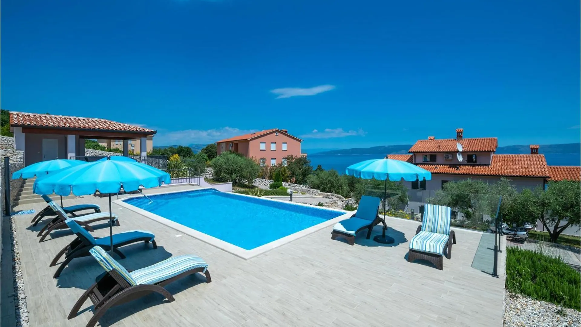 Amazing Apartment In Ravni With House Sea View